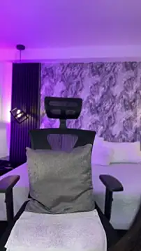 Mialarouse online show from April 19, 6:10 pm