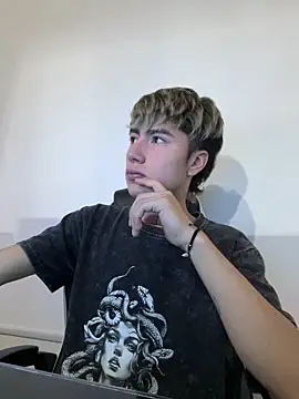 AlexanderCollman2 online show from April 21, 3:24 am