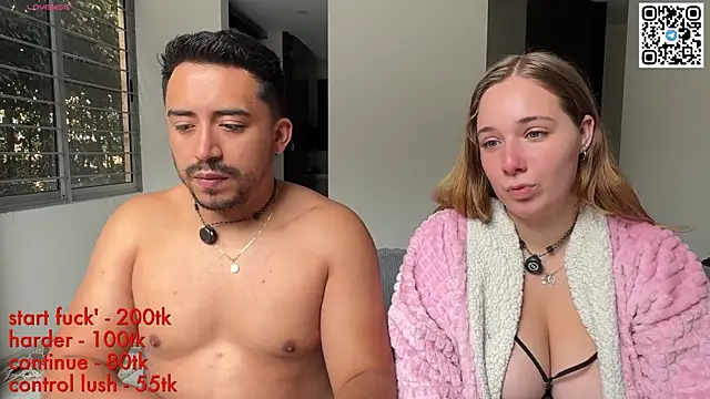 Snapshot of Sofii_n_Diego chatting on July 4, 6:47 pm Sofii n Diego online show from July 4, 6:47 pm