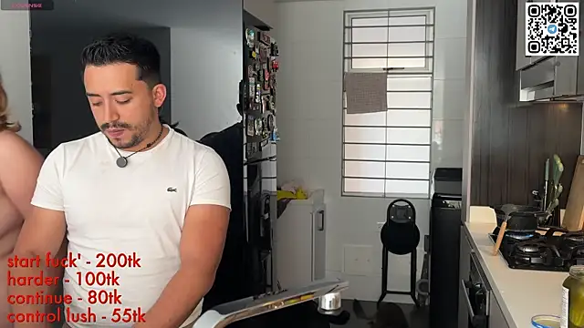 Snapshot of Sofii_n_Diego chatting on July 5, 5:42 pm Sofii n Diego online show from July 5, 5:42 pm