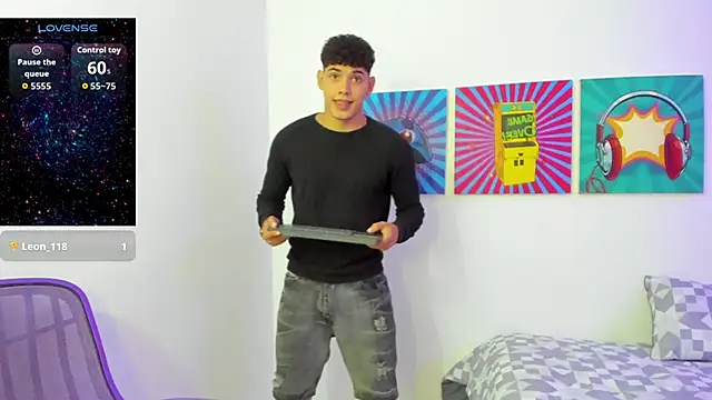 justin payn14 online show from February 11, 7:08 pm