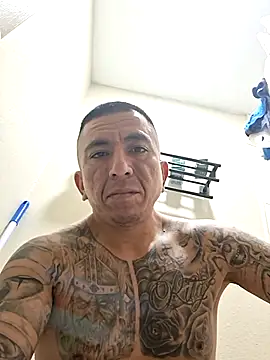 bigbooietx online show from April 20, 1:08 am