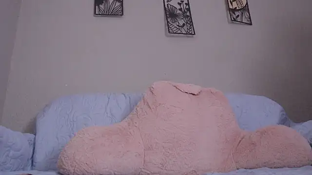 loveegirll1 online show from June 5, 4:08 am