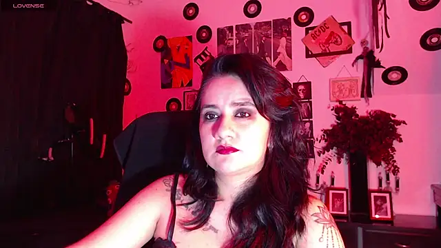 Snapshot of Darkyll33 chatting on June 16, 5:21 am Darkyll33 online show from June 16, 5:21 am