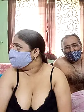 HoneyHush online show from February 26, 5:50 am