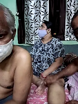 HoneyHush online show from March 29, 5:24 pm