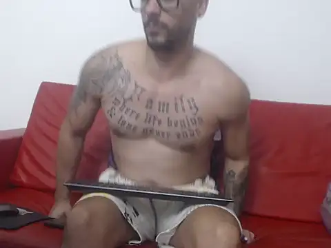 RyanxCole online show from April 23, 1:57 pm