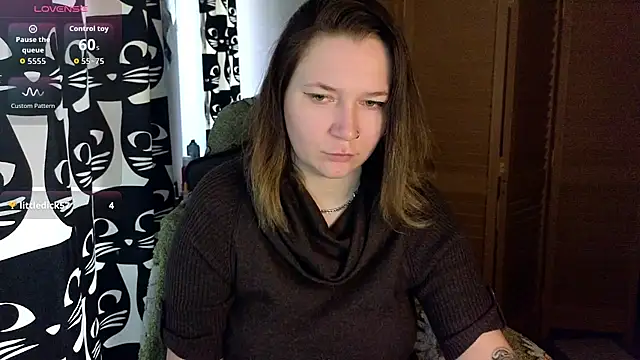 Snapshot of Ozalin_ chatting on May 27, 8:11 am Ozalin online show from May 27, 8:11 am