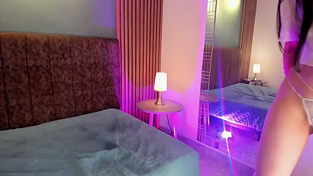 HannaWen  online show from February 18, 12:45 pm