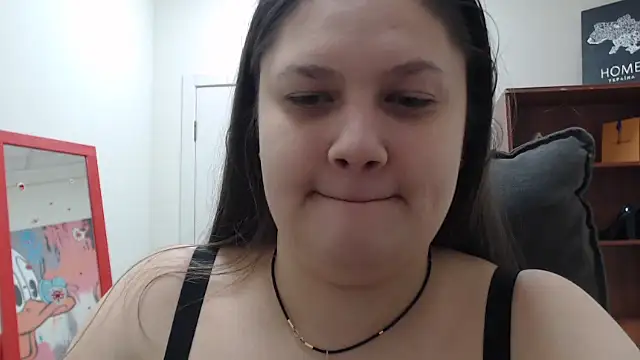 Snapshot of Maddinia chatting on March 5, 8:21 am Maddinia online show from March 5, 8:21 am