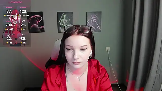 AuroraKane online show from April 1, 2:14 pm