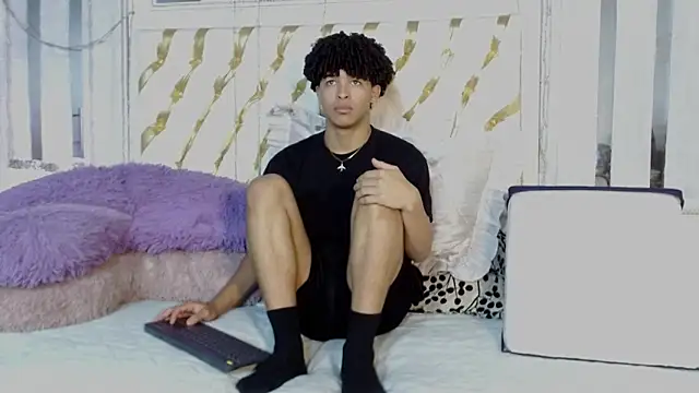 ian smith  online show from April 21, 11:27 am