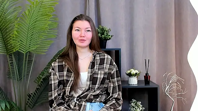 TobiMillinor online show from February 4, 10:10 am