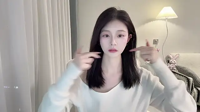 DYyyyyy-- online show from April 21, 11:05 am