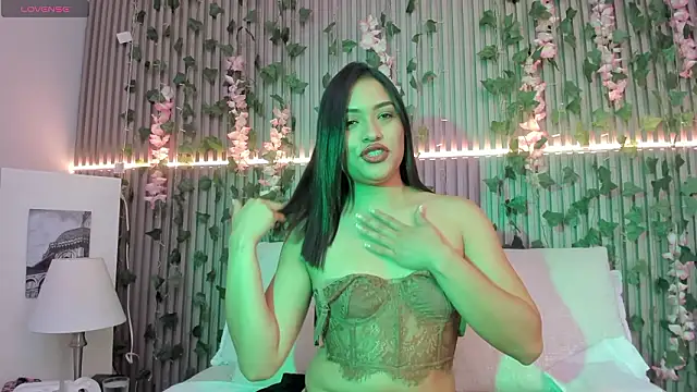 Georgia Vega online show from March 5, 7:32 pm