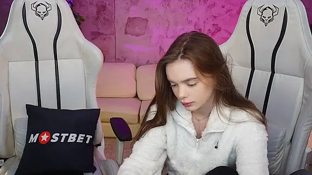 Snapshot of Zlata_Sky chatting on January 10, 11:29 pm Zlata Sky online show from January 10, 11:29 pm