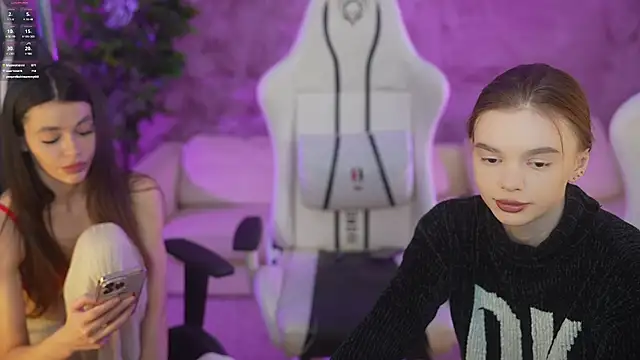 Snapshot of Zlata_Sky chatting on February 15, 6:55 pm Zlata Sky online show from February 15, 6:55 pm