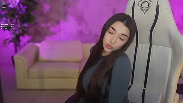 Snapshot of Zlata_Sky chatting on February 23, 10:42 pm Zlata Sky online show from February 23, 10:42 pm