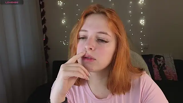 Snapshot of hannamelon_ chatting on February 12, 8:20 am hannamelon online show from February 12, 8:20 am