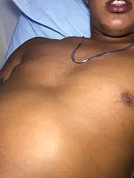 Snapshot of _Usher chatting on March 4, 6:03 pm Usher online show from March 4, 6:03 pm