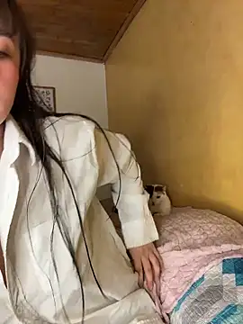 LilaRvsh online show from March 4, 5:30 pm