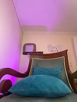 LilaRvsh online show from April 13, 5:18 pm