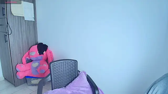 alys love online show from April 19, 1:32 pm