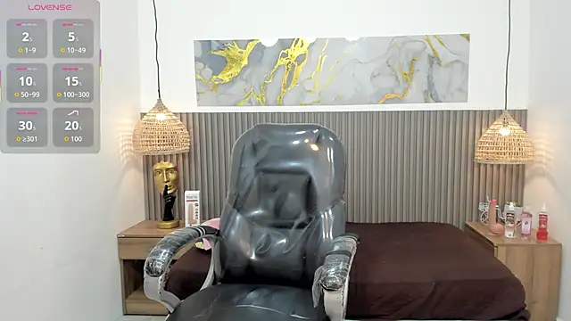 JDWhite18 online show from April 25, 3:31 am