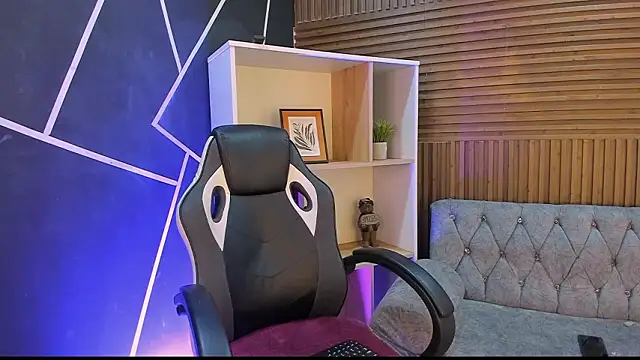 shaden  online show from March 3, 8:59 pm