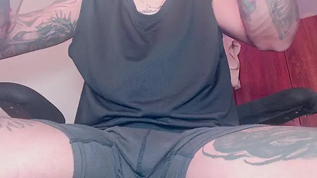 Snapshot of theskateboy chatting on July 22, 7:22 am theskateboy online show from July 22, 7:22 am