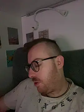 Snapshot of io1Elian chatting on April 27, 6:50 pm io1Elian online show from April 27, 6:50 pm