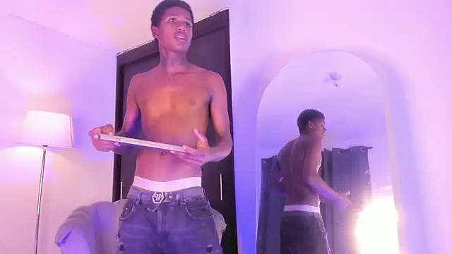 im oleiderr online show from February 13, 4:08 am