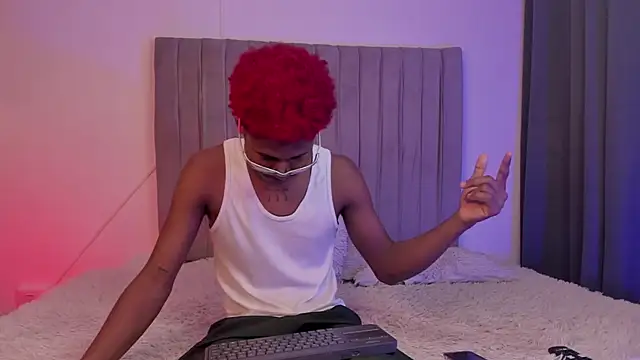 im oleiderr online show from April 23, 7:49 pm