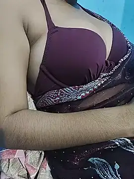 Snapshot of debykajal chatting on May 24, 12:32 pm debykajal online show from May 24, 12:32 pm