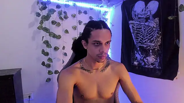 Aaron Hopper online show from February 7, 1:26 pm