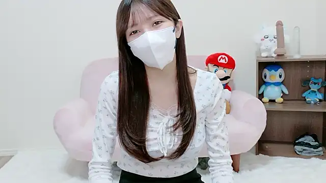 Snapshot of The_Ami_jp chatting on May 4, 2:18 am The Ami jp online show from May 4, 2:18 am