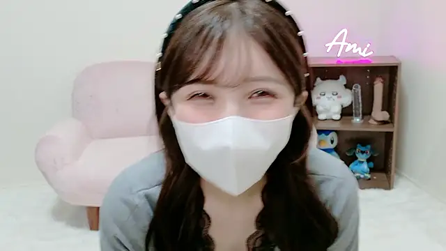 Snapshot of The_Ami_jp chatting on May 21, 10:11 am The Ami jp online show from May 21, 10:11 am