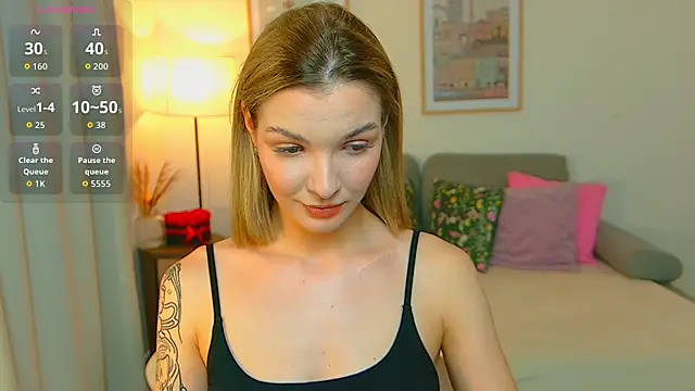 SinLuna  online show from April 7, 2:06 pm