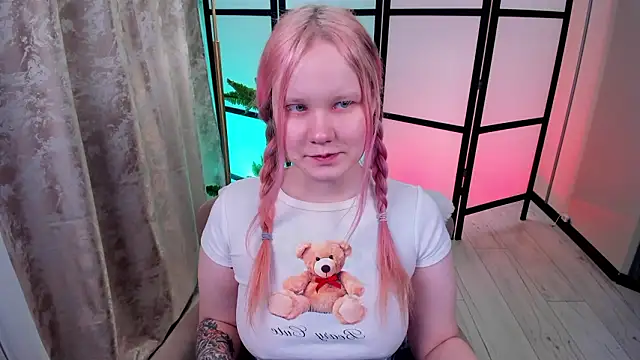 AnnieVibe online show from March 13, 5:41 pm