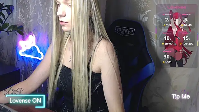 Snapshot of Shiny_Victoria chatting on July 30, 8:57 am Shiny Victoria online show from July 30, 8:57 am