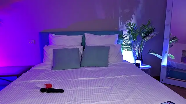 Candyyy     online show from April 16, 12:39 pm