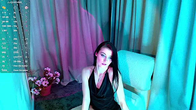 NicoleLuxe online show from February 19, 4:58 pm