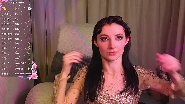 NicoleLuxe online show from April 16, 9:26 pm