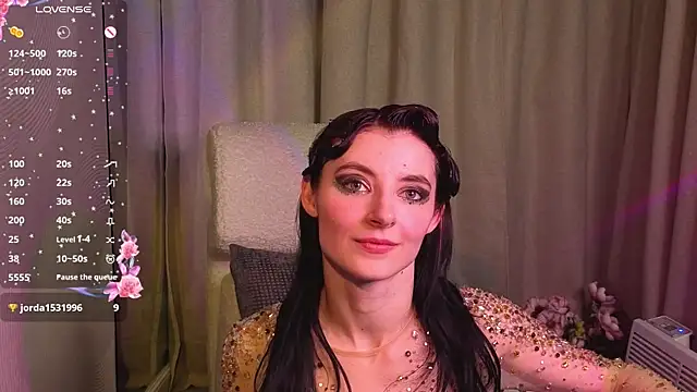 NicoleLuxe online show from April 16, 9:39 pm