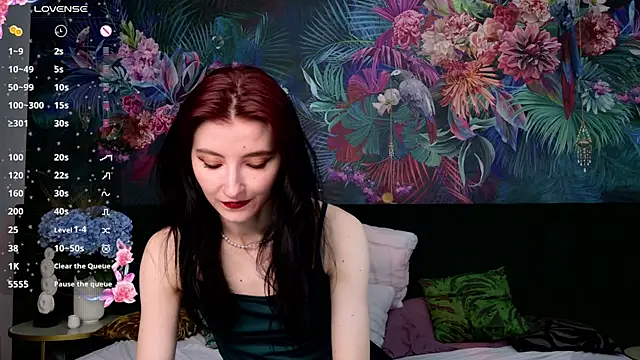 NicoleLuxe online show from April 21, 6:23 pm