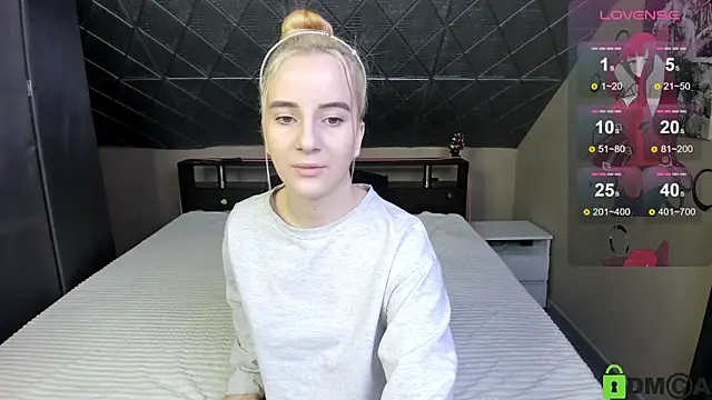 Naomi1Hinata online show from March 2, 3:09 am