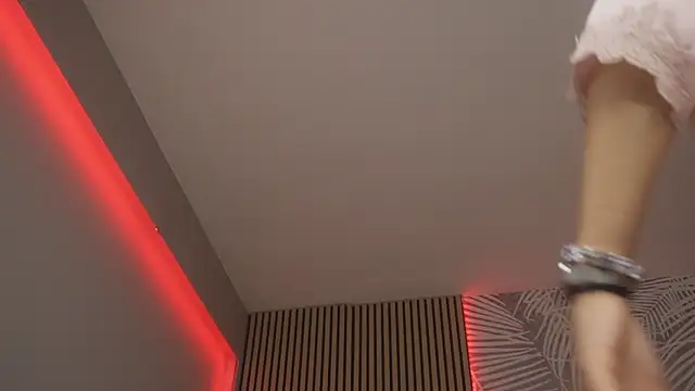 KimmBlaze online show from April 22, 7:04 pm