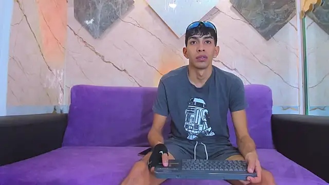 biig boy online show from February 15, 7:43 pm