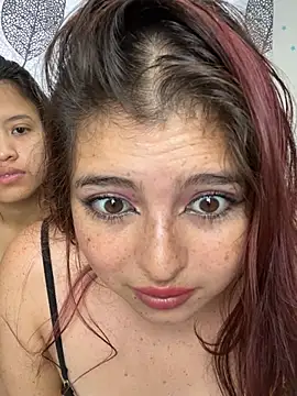 Vilu and Xuxi  online show from March 9, 10:36 pm