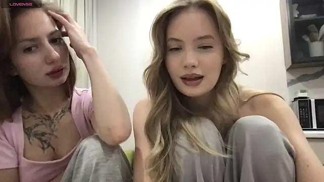 lola boo online show from March 8, 11:19 pm